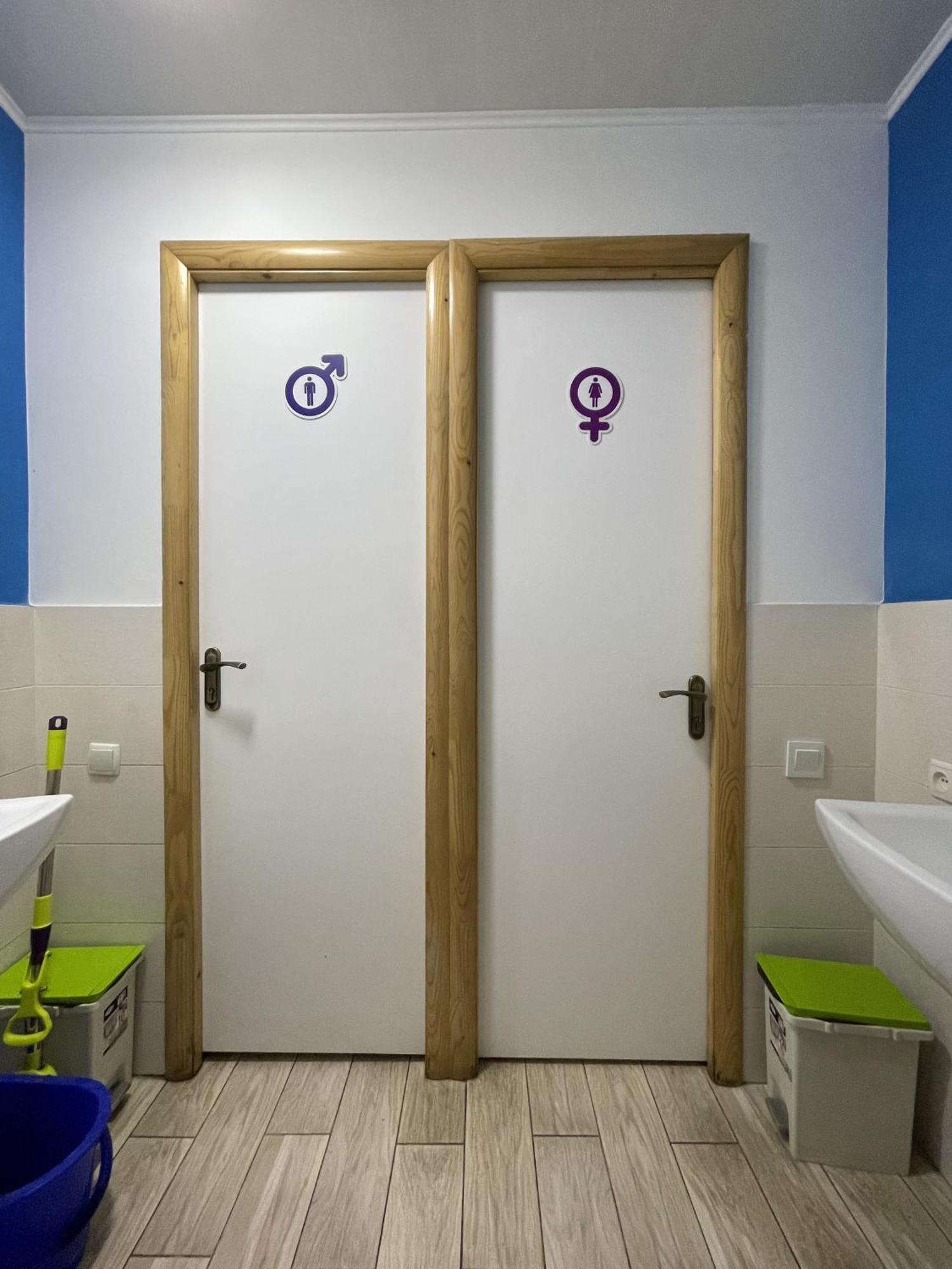 Antihostel Forrest Lviv Exteriör bild